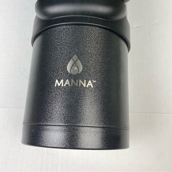 Manna Titan Gallon Bottle Water Jug 135 Ounce Black Stainless Vacuum Sealed - Picture 2 of 11